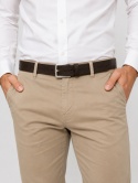 GUESS Skórzany pasek męski brązowy z tłoczonym logo – model Steve Adjustable Pant, rozmiar S