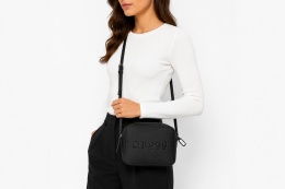 Powystawa GUESS Broderick Mini Camera Bag Czarna Torebka Damska Listonoszka Logo
