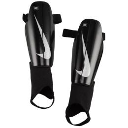 Ochraniacze Nike Charge rozmiar XL