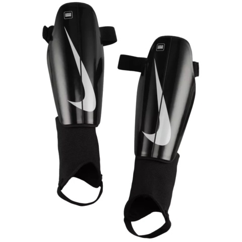 Ochraniacze Nike Charge rozmiar XL